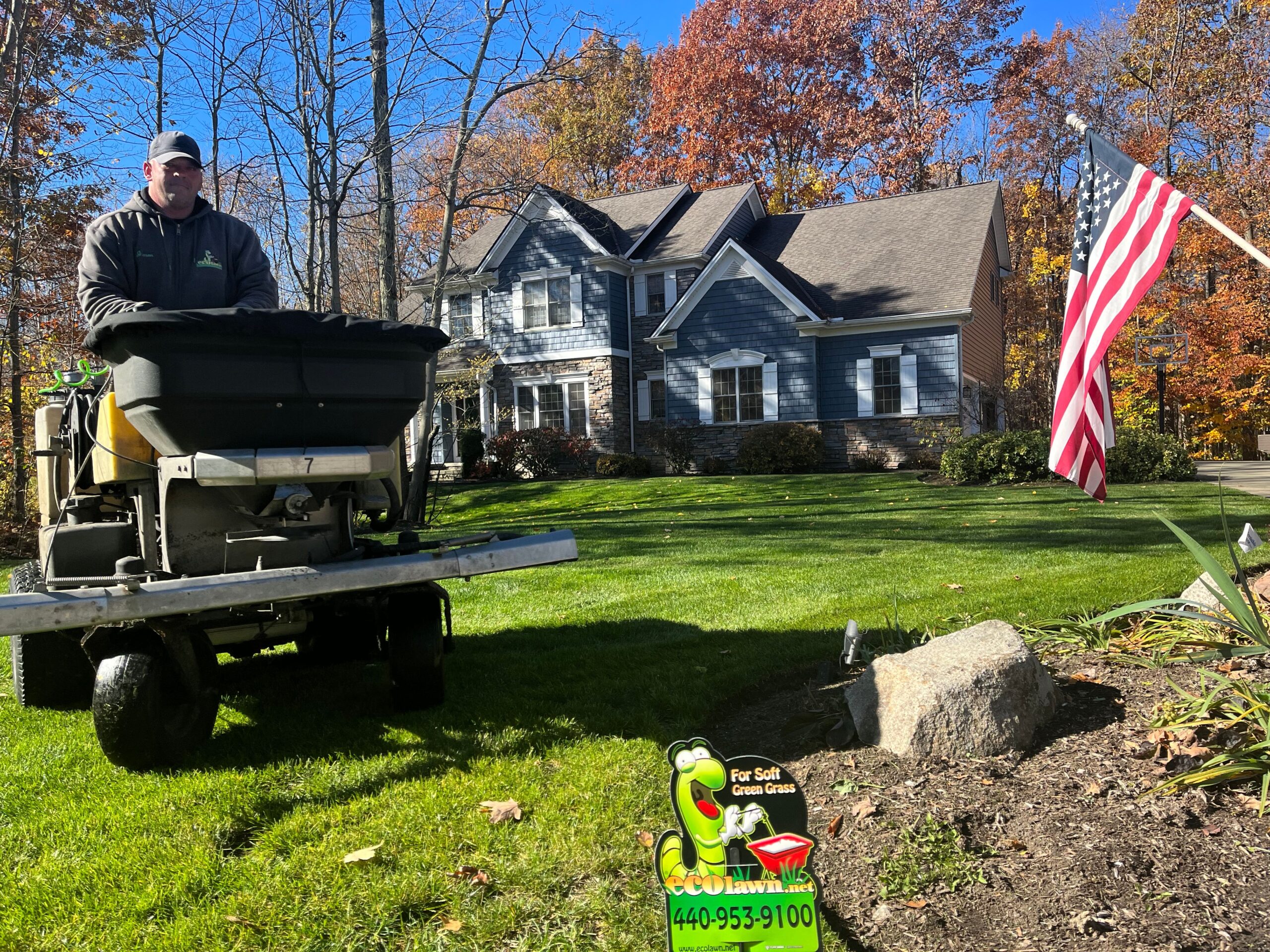 DIY Lawn Care vs. Professional Lawn Care Services in Ohio Ecolawn